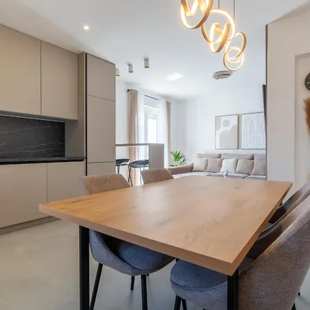 Marina Heights Apartament