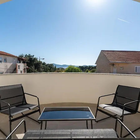 Marina Heights Lägenhet *