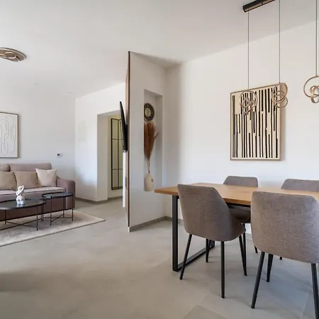 Marina Heights شقة