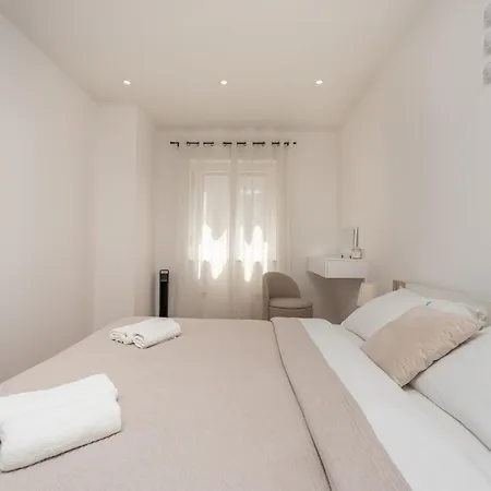 Marina Heights Apartamento